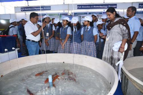 students-visitng-ornamental-unit